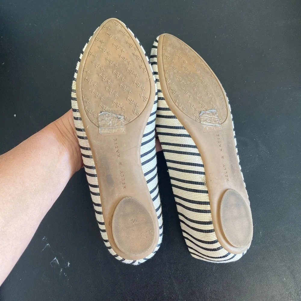 Kelly & Katie Pirassa black stripe flats Size 8